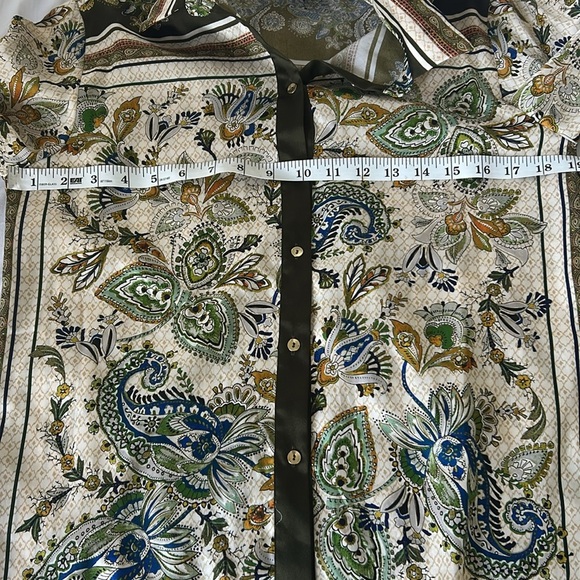 Zara Button Down Flowy Printed Shirt size small olive, green cream, gold buttons - Picture 8 of 8